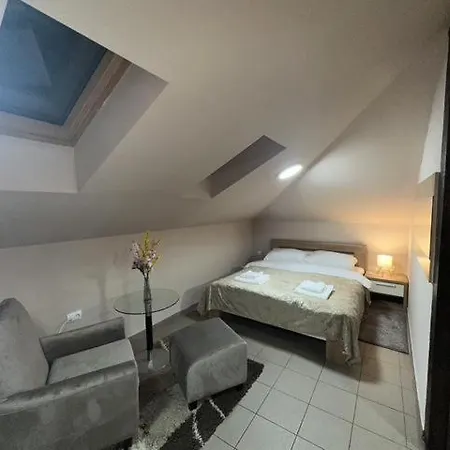 Jp Mali Pariz 아파트호텔 보르