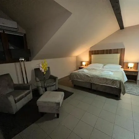 Jp Mali Pariz Aparthotel Bor