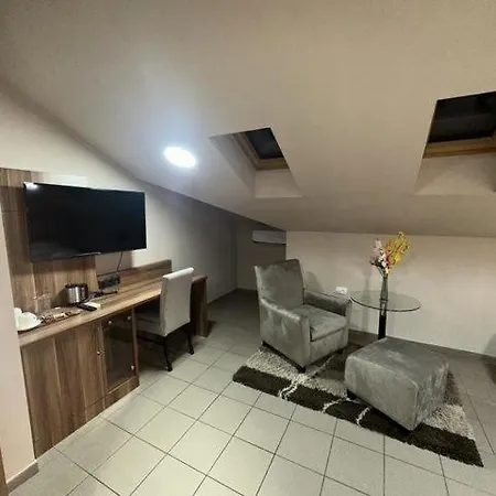 아파트호텔 Jp Mali Pariz 보르