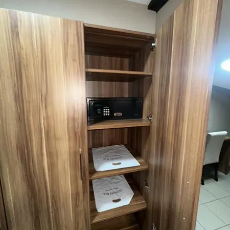 아파트호텔 Jp Mali Pariz 4*